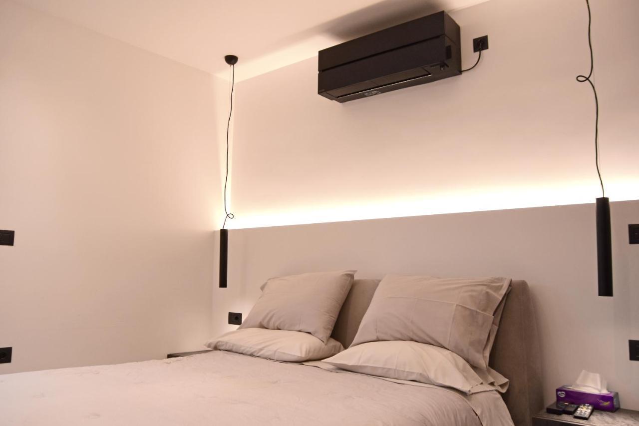 White And Black Αίγινα Εξωτερικό φωτογραφία