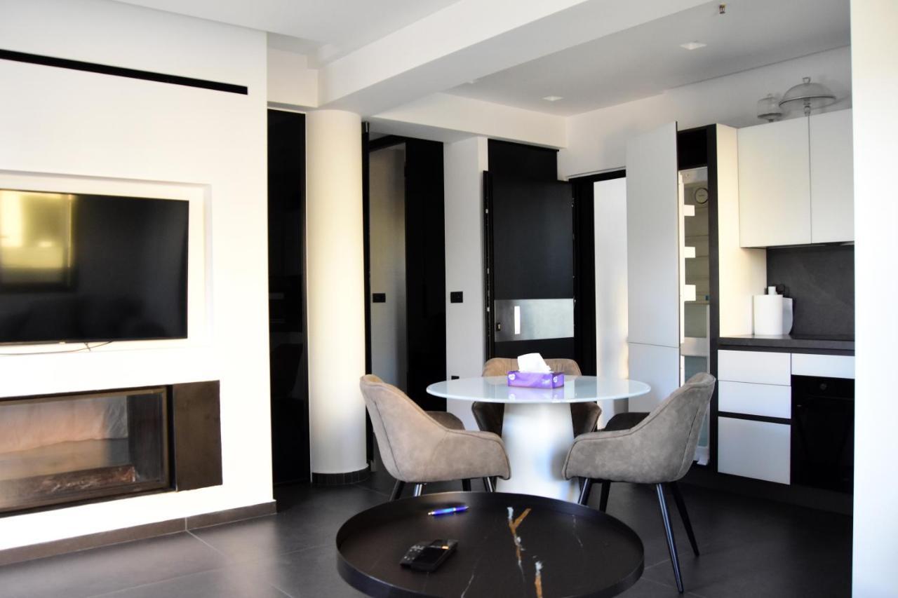 White And Black Αίγινα Εξωτερικό φωτογραφία